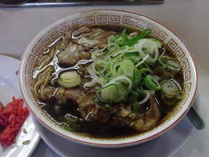 "黒い出汁のラーメン"