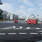 大正橋から岩松橋へ渡る消防車 ”大正橋から岩松橋へ渡る消防車”