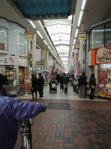人通り多い