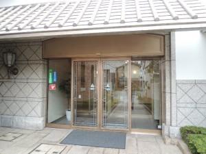 尼信会館