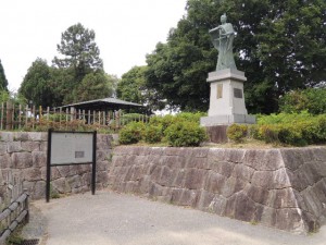 高山右近像