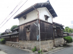 古い家
