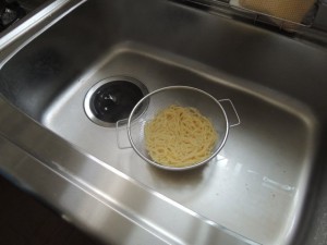 ざる
