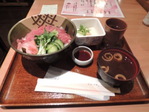 まぐろ丼