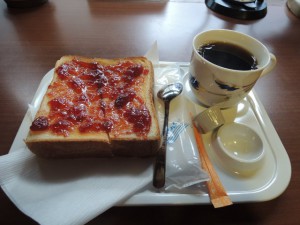 コーヒーとトースト