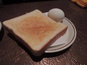 トーストとゆでたまご