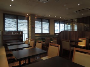 ２F
