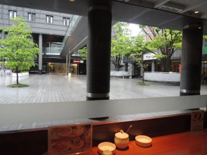 窓際席