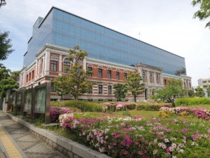 裁判所