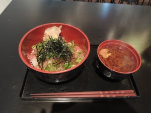 まぐろ丼