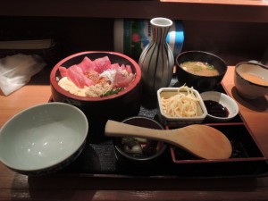 まぐろ丼