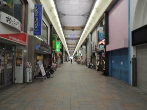 人通り少ない