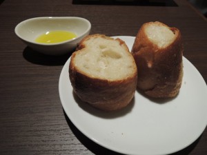 パンとオリーブオイル