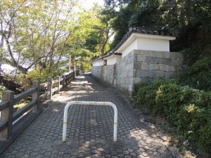 お城登り口(1)