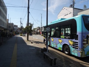 バス