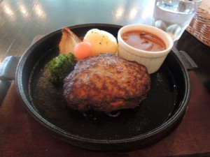 ハンバーグ(拡大)