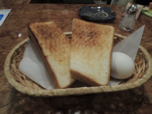 トーストとゆで卵