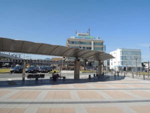 駅前バスターミナル