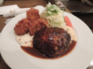 牡蠣バーグ（拡大）
