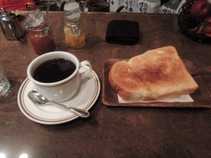 ブレンド珈琲とトースト