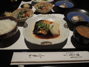 鯖味噌煮定食