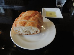 パンとオリーブオイル
