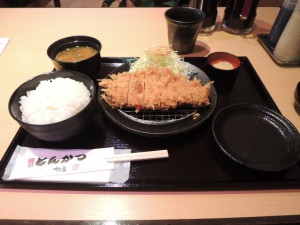ロースとんかつ定食