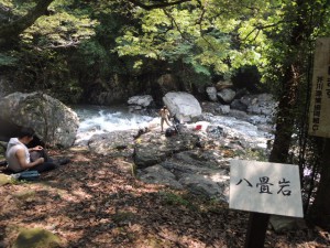 八畳岩
