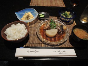 煮魚定食（黒鯛）