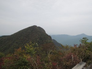 倶留尊山