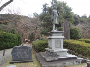 田辺朔朗像