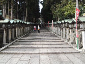 宝山寺参道