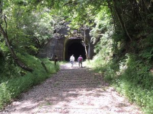 トンネル