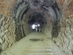 トンネル内