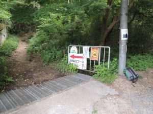 登山口
