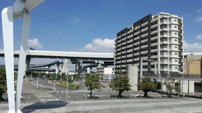 駅前 駅前