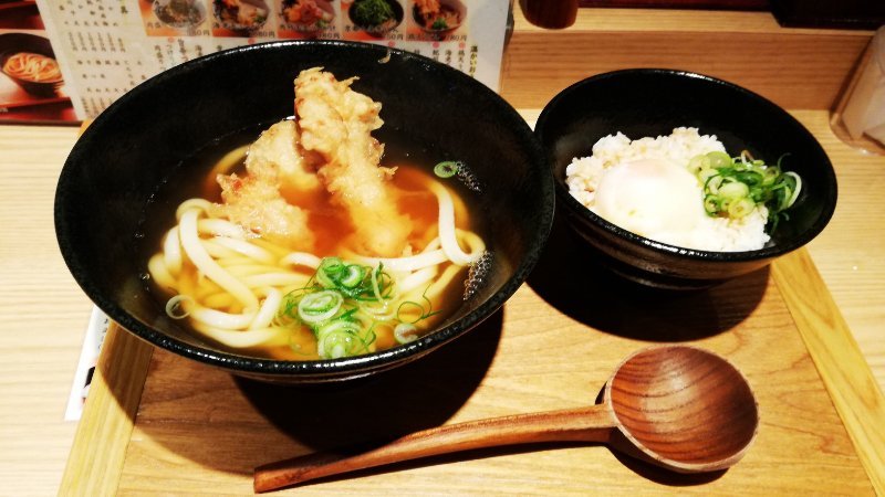 鶏天うどんと温玉ご飯