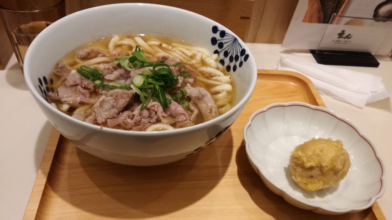 肉うどん と 玉子の天ぷら