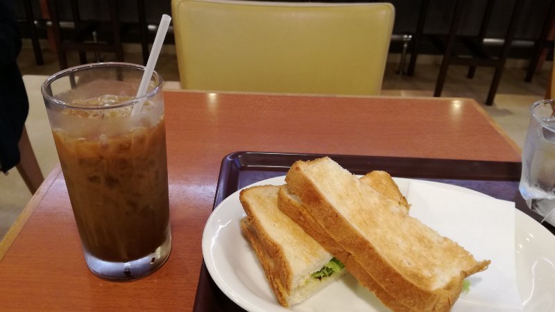 タマゴサンドとアイスコーヒー