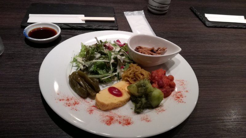 たっぷり野菜の大皿前菜 たっぷり野菜の大皿前菜