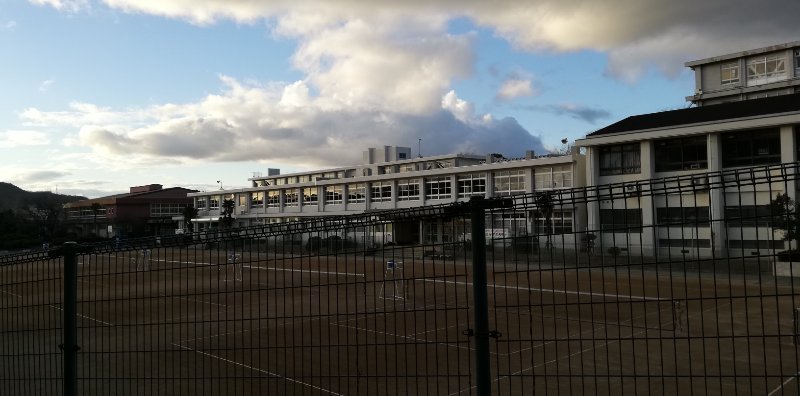 琴陵中学校